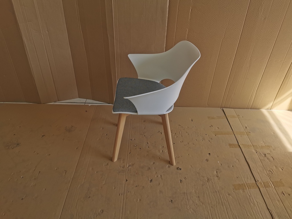 SILLA COMEDOR NEO  BLANCO Y PATA MADERA(52*60*78CM)