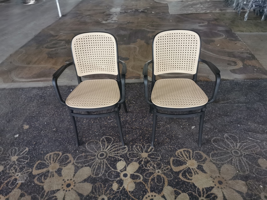 SILLA Cross #1 Con Brazo COMEDOR - NEGRO Y AMARILLO