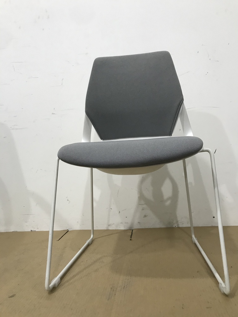 SILLA DE ESPERA 6805 (RESPALDO Y ASIENTO GRIS, ESTRUCTURA BLANCA)