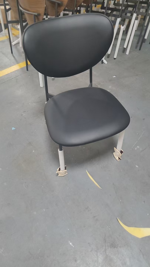 SILLA TORINO COMERDOR NEGRO (54*48*80CM)