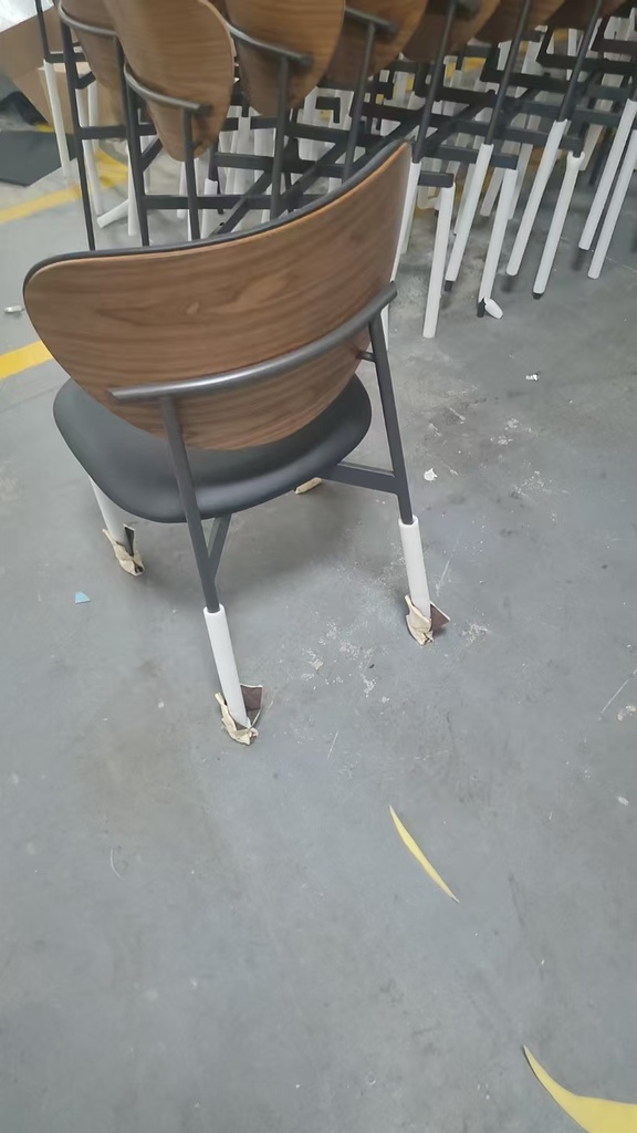 SILLA TORINO COMERDOR NEGRO (54*48*80CM)