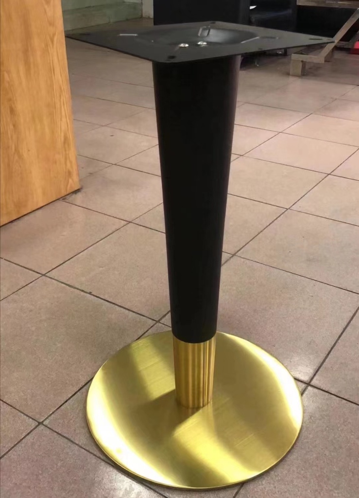 BASE PARA MESA DE 1 PATA DE ACERO INOXIDABLE DORADO(PILAR DORADO Y NEGRO 1020