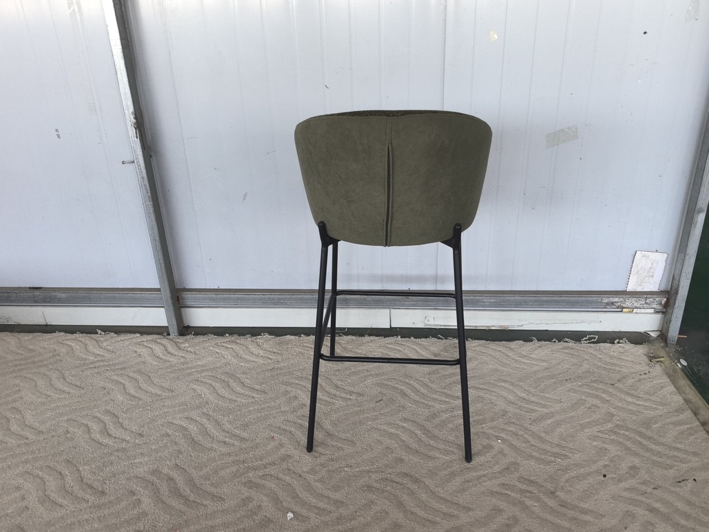 SILLA NANTES VERDE , PATAS NEGRAS, PARA BAR