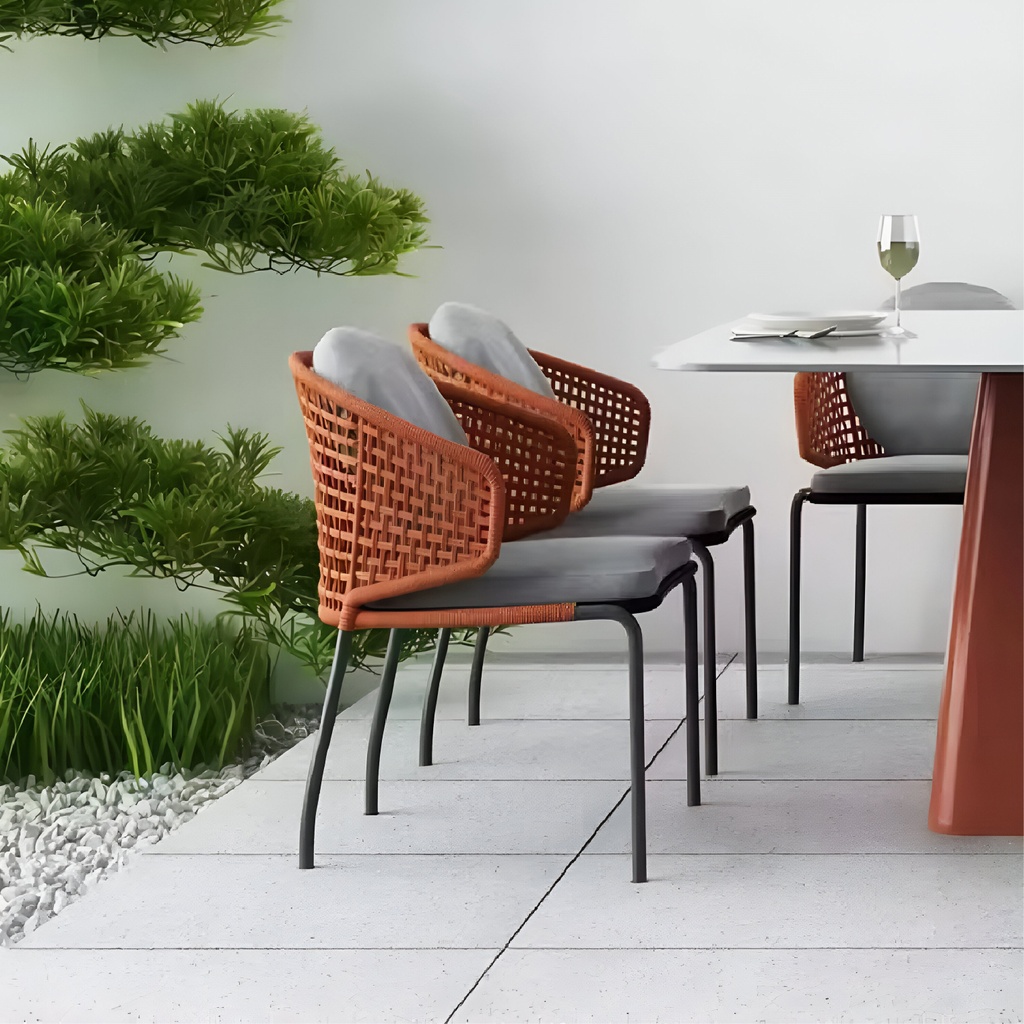 SILLA RT012 COJIN GRIS CON RATTAN ROJO