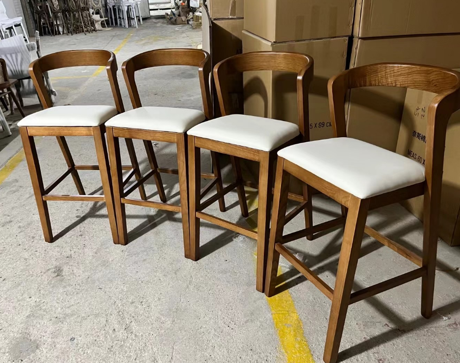 SILLA BAR DARWIN COLOR NUEZ ASIENTO BLANCO( 45x54x101CM)