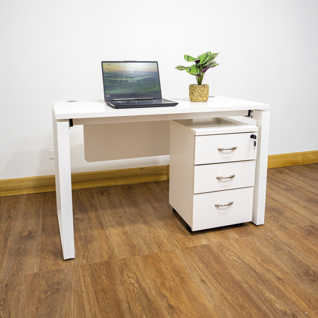 ESCRITORIO SEMI EJECUTIVO CON GAVETERO SM-120M BLANCO 48*24*30 ) ODFC01